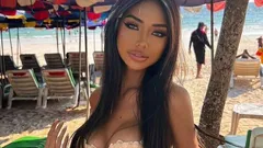 Beautiful Ladyboy ''milk'' Blowjob in Bathtub