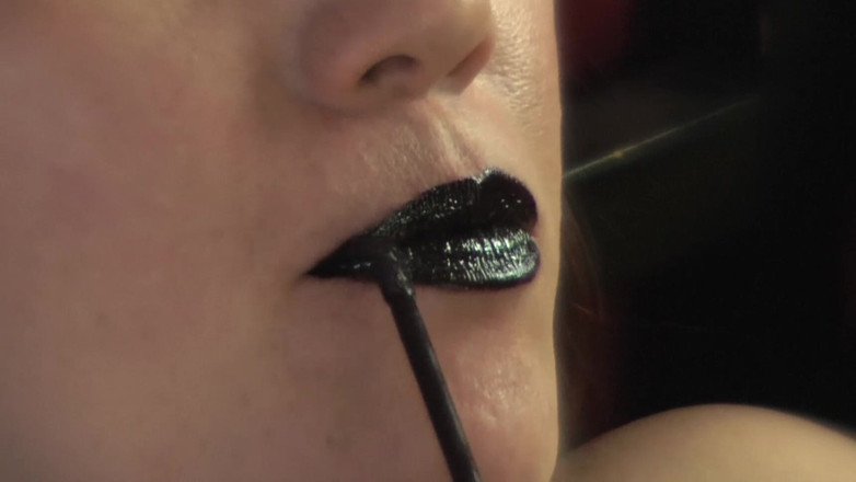 Evangelines Fetish: Trêu chọc son môi đen