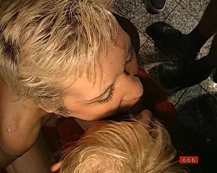 GGG John Thompson Classic Retro: Blowbang bukkake a sperma spit výměny kočiček Ggg John Thompson