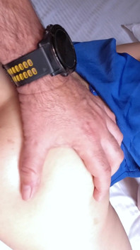 プティート・サラ・テイラーのプロの写真撮影が写真家とセックスする