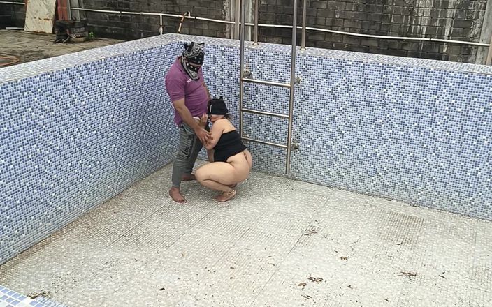 Telugu-fuckers: Un couple indien romantique telugu s’envoie en levrette dans la...