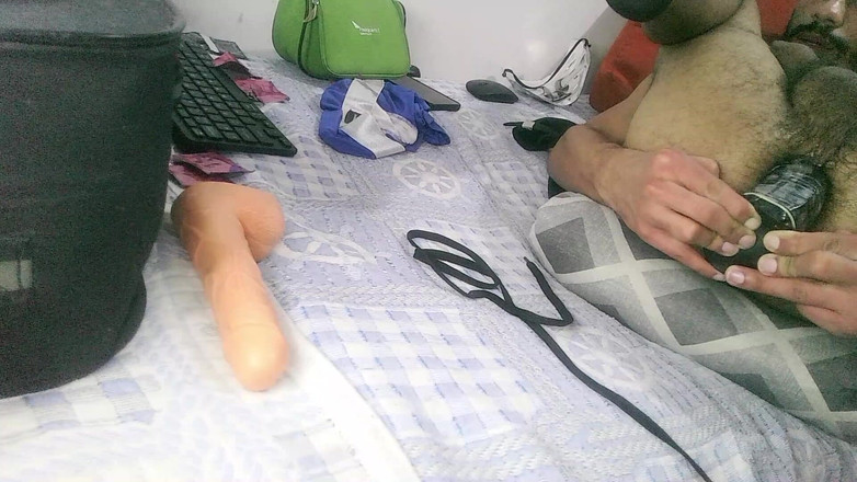 Virtual ToyBoy: Gioca a lungo col culo con il mio enorme dildo...