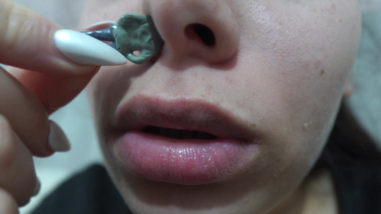 AmayaMori: Minha meia-irmã gigante coloca pequeno meio-irmão em seu nariz como...