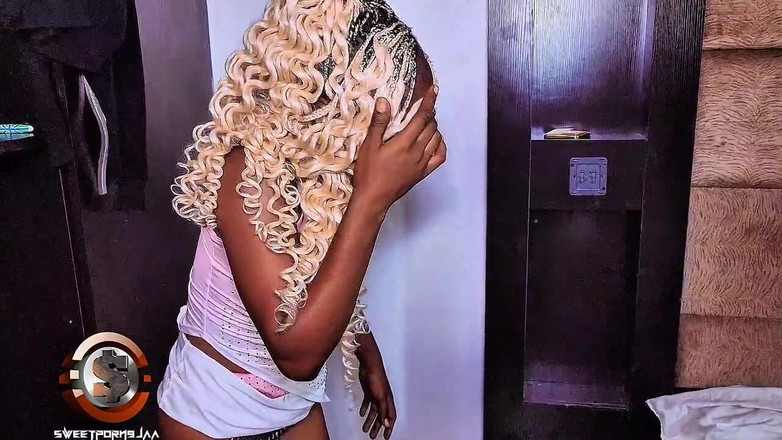 Tusweet9ja: Fuck Queen Pounded Hard in the Wardrobe