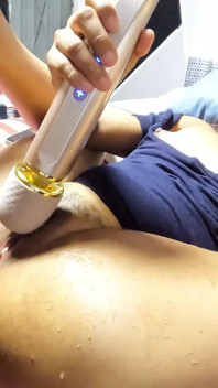 Dlaczego wkładasz wszystko? Powiedziałem ci tylko głowa ouch! Mój tyłek