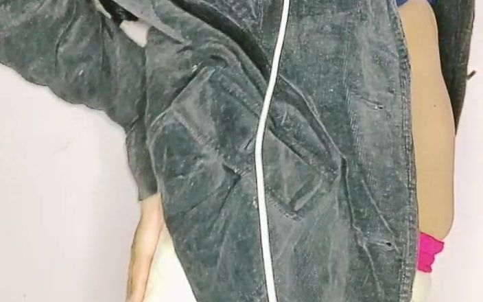 Saloninoor: Saloni förförisk kamsession