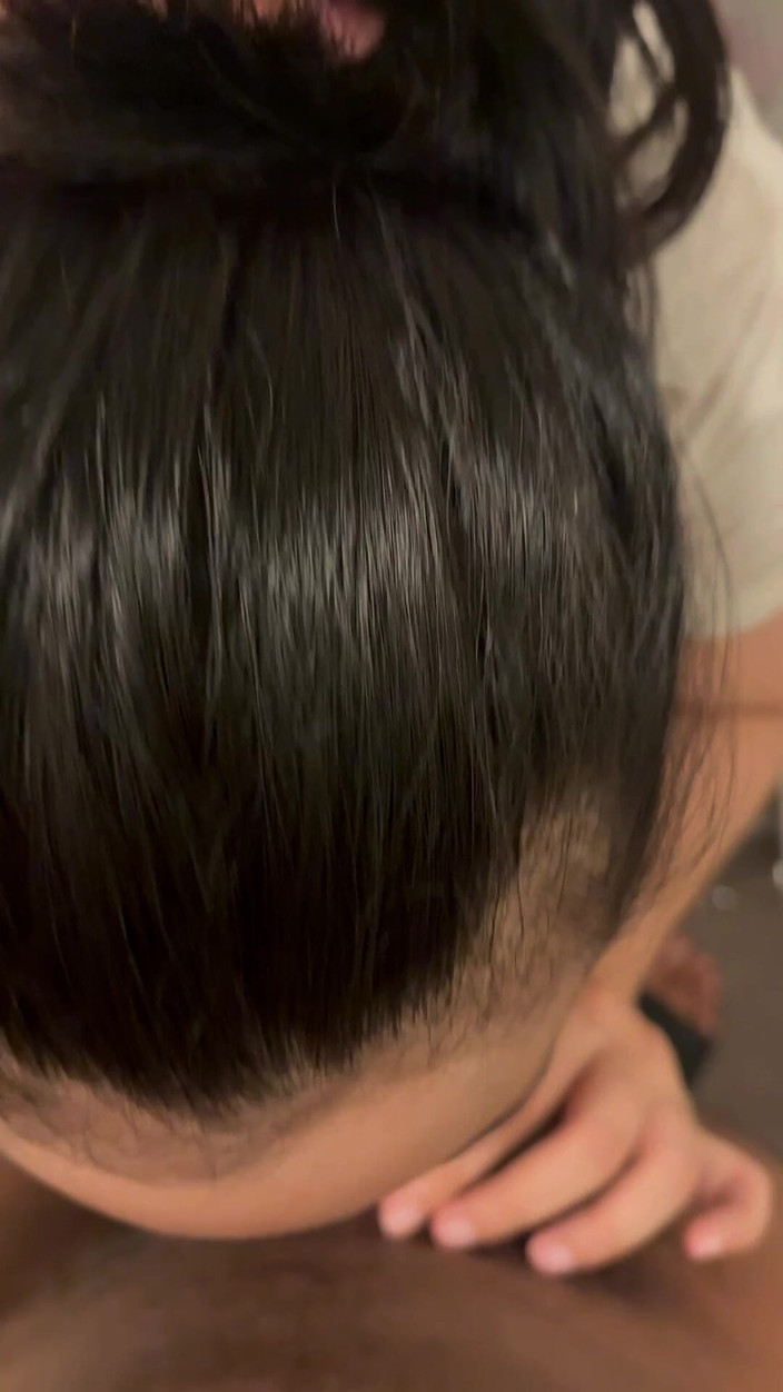 Mommy Puchong: Il suo cazzo è perfettamente fatto per la mia bocca