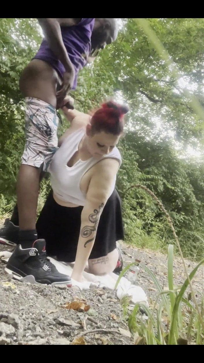 LeanBbc4u: Thổi kèn bên ngoài