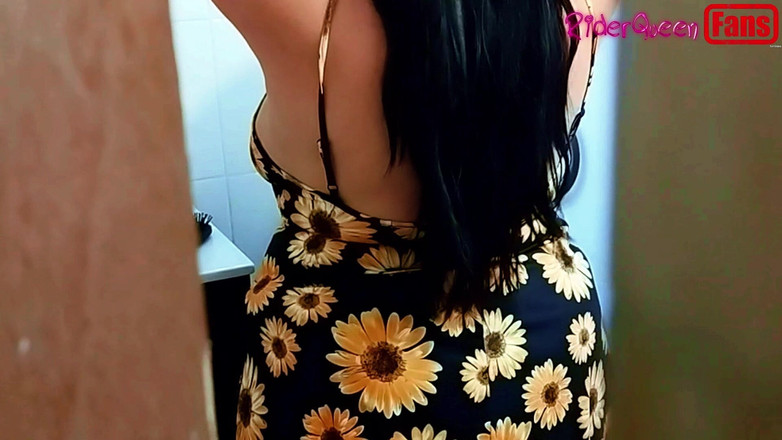 Riderqueen: Latinskoamerická domácí macecha, pouze pro fanoušky zpomalených záběrů.