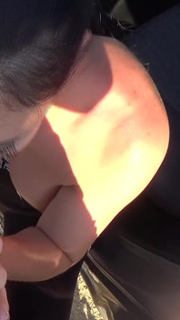 Blowjob panas dan pancutan mani pada pantat panas dalam bingkap tembus pandang