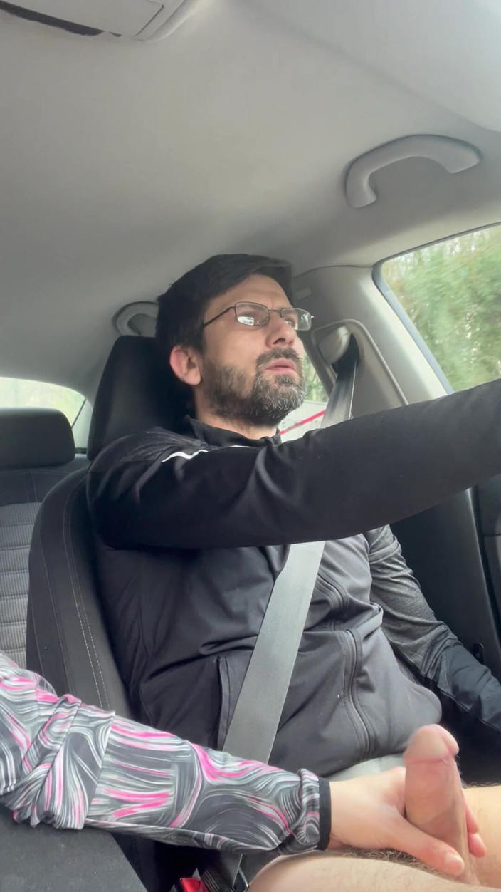 KingYordanov: Abia aștepta - muie cu milf și labă în timp ce conducea - Sex în...