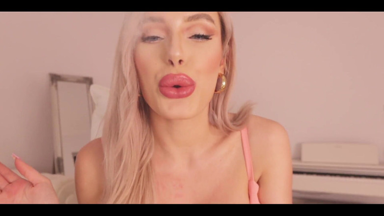 AnnaReyBlonde: Yarak sigaranda sigara içiyor.