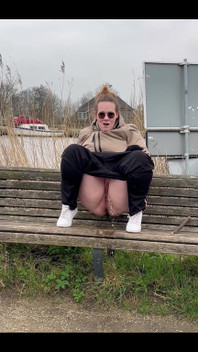 यह आउटडोर पेशाब लगभग मुझे पकड़ा गया।