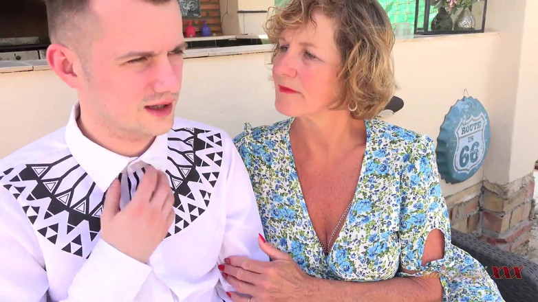 Aunt Judy's XXX: AuntJudysXXX - Peituda madura madura Sra. Moly seduz o Barman do...