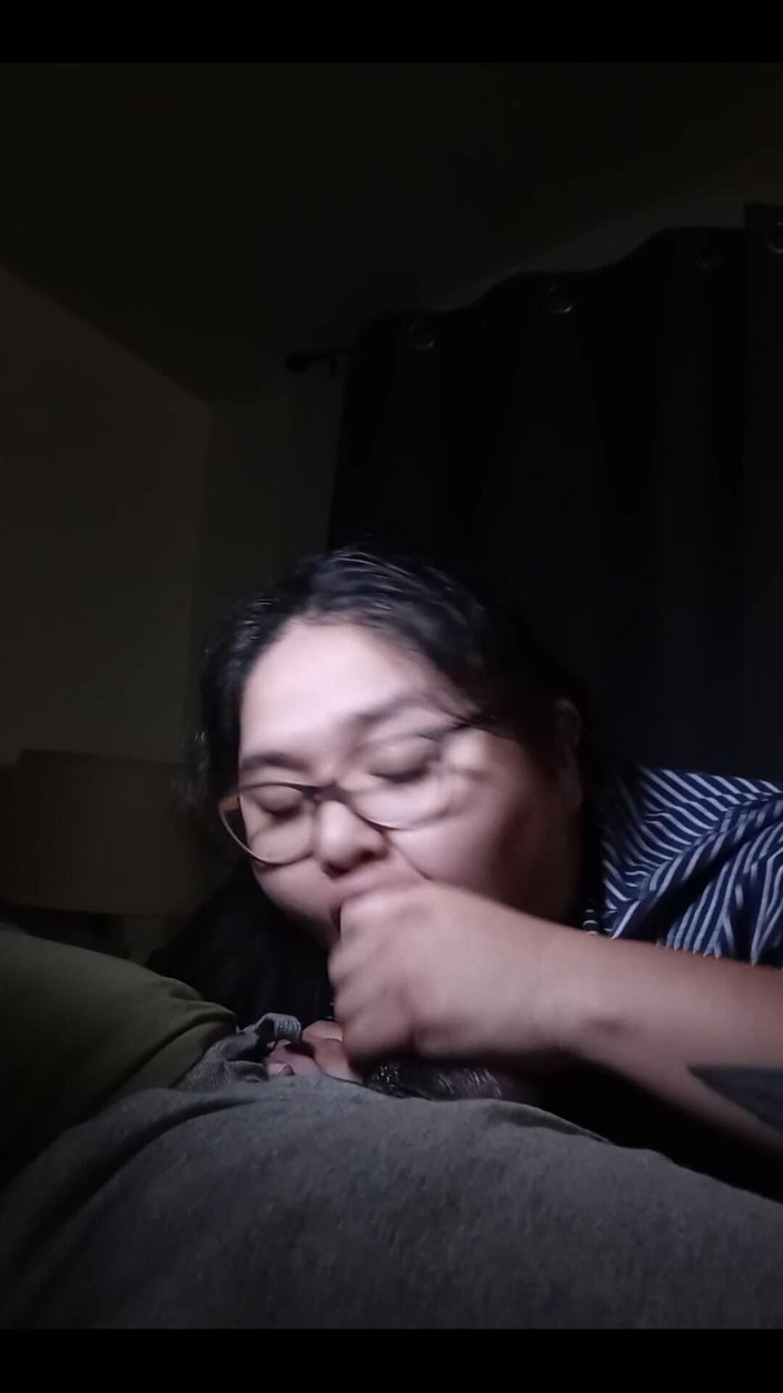 DeesDeepThroat: Stesso video. Nessun taglio. Solo versione telefono