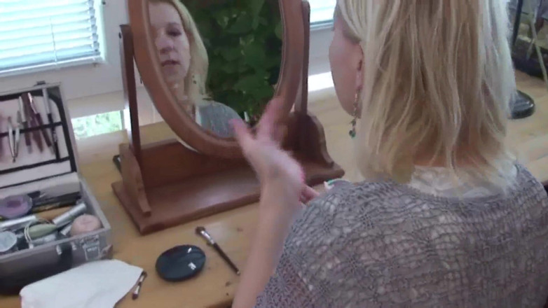 Femdom Austria: Trucco e pulizia del viso
