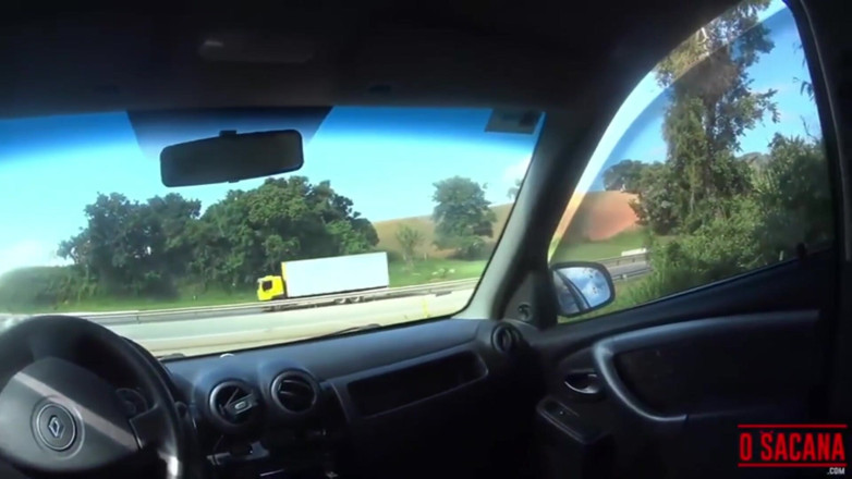 World Gay: Jerking off in the Car