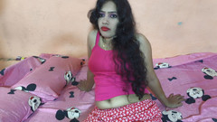 Sona bhabhi: 第一次性感的sona bhabhi抚摸她的阴户，水出来了