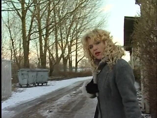 Lucky Cooch: Blonde milf at the interview on the street