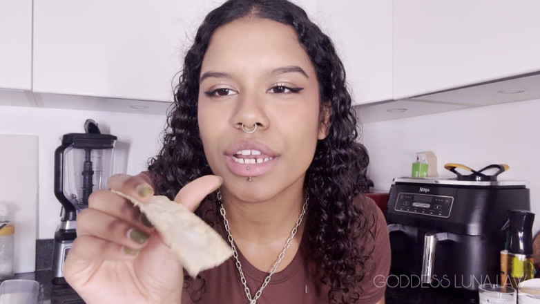 Goddess Luna Law: Jilat sperma cuck