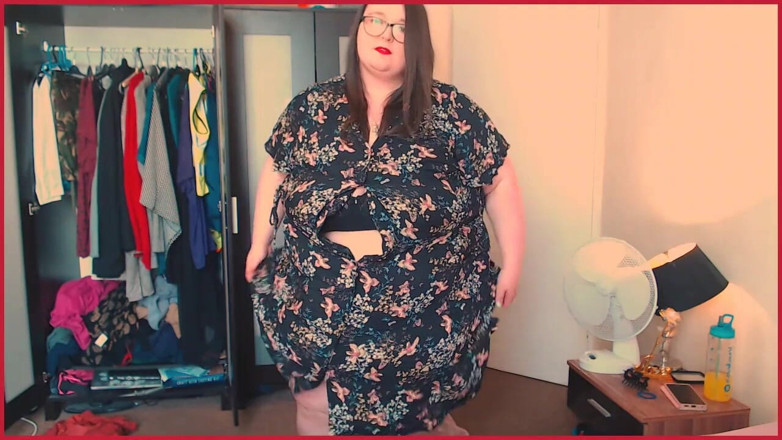 SSBBWLadyBrads: SSBBW rips clothes that don't fit body