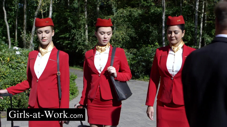 Girls At Work: Bộ ba tiếp viên hàng không