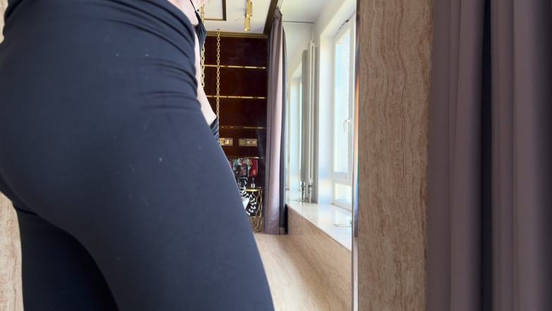Skinny_lady69: Diosa flexionando sus abdominales de acero, biceps y glúteos