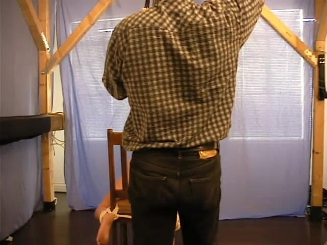 Hogtied by Kink: ツタは私たちのダンジョンで強く縛られ、伸びていました