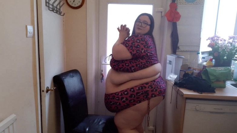 SSBBWLadyBrads: SSBBW tries on new bikinis fat belly ass