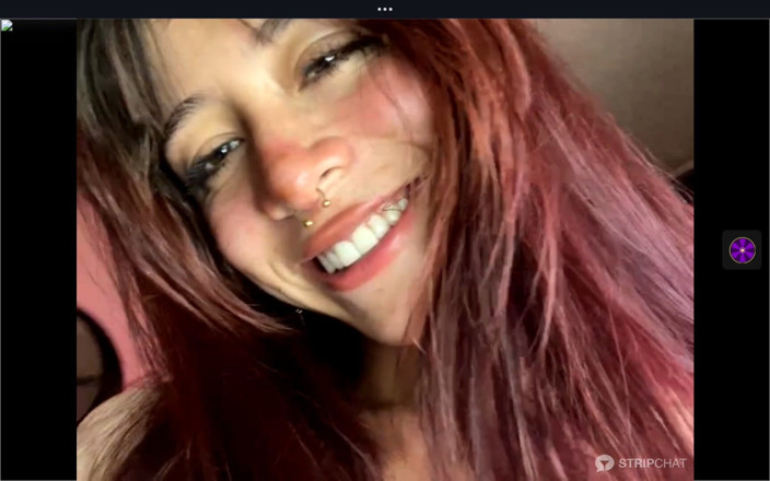 Elisabeth Garban: Sexy Redheaded Latina Wants to Get Fucked by a Fan