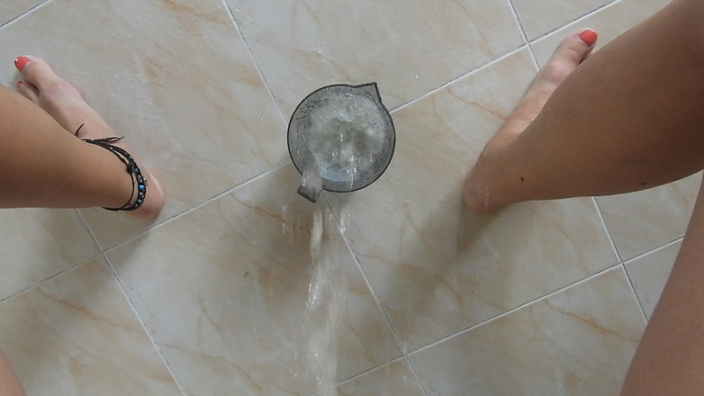 MissAnja_FH: Čůrání půl litru z mého pov / zoufalství