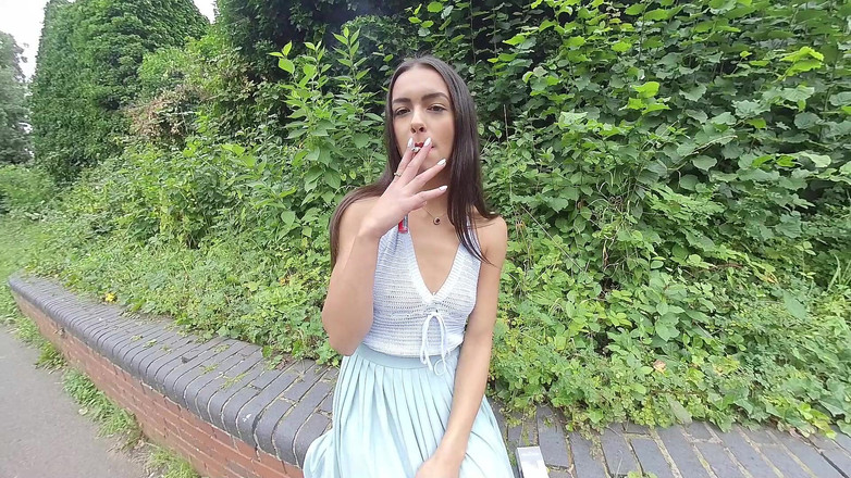 VR smokers HD-2D Videos Only: Kim Model - 针织上衣