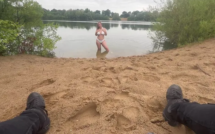 Maja Meer: Outdoor Quickie at the Lake - Cum in My Face Please!