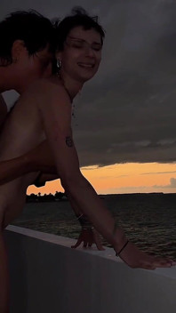 Daisy Fay Sonnenuntergang Anal Gattouz