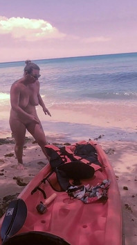 Cặp đôi lập dị cô vợ cao bồi vú to cực khoái làm tình trên bãi biển barbados pov