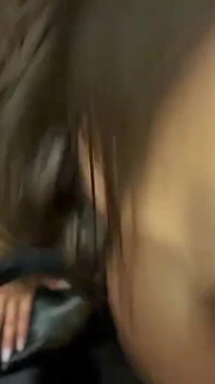 Monika Fox, prolapsus anal, baise par son amant et beaucoup boivent du pipi