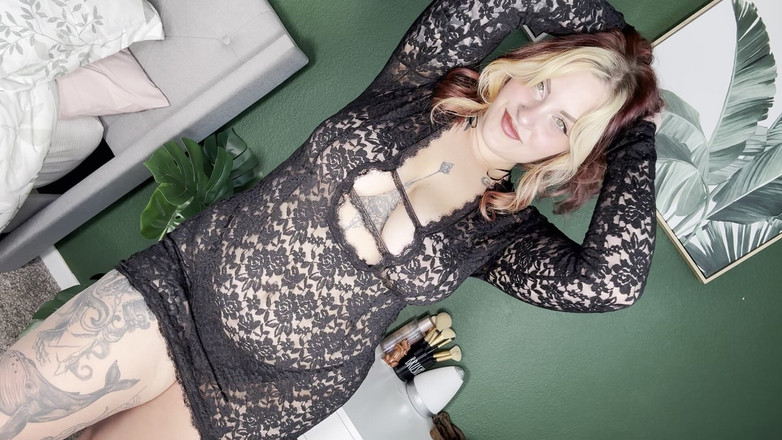 Chandler Knight: Prueba de lencería: modelado en diferentes posiciones