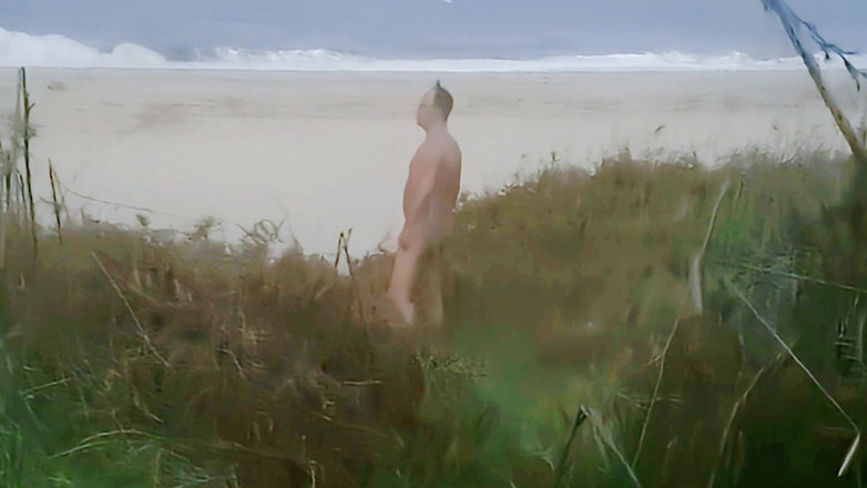 MaleModel: Naakt buitenshuis voor exhibitionisme en opwinding