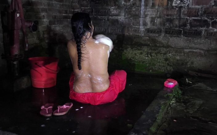 SAFI-SEXY: Isteri saya sedang mandi