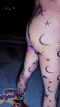Missynylonleggs - Une Tapette Coquine Taquine Dans Des Filets De Pêche / Talons Hauts / Pas De Culotte