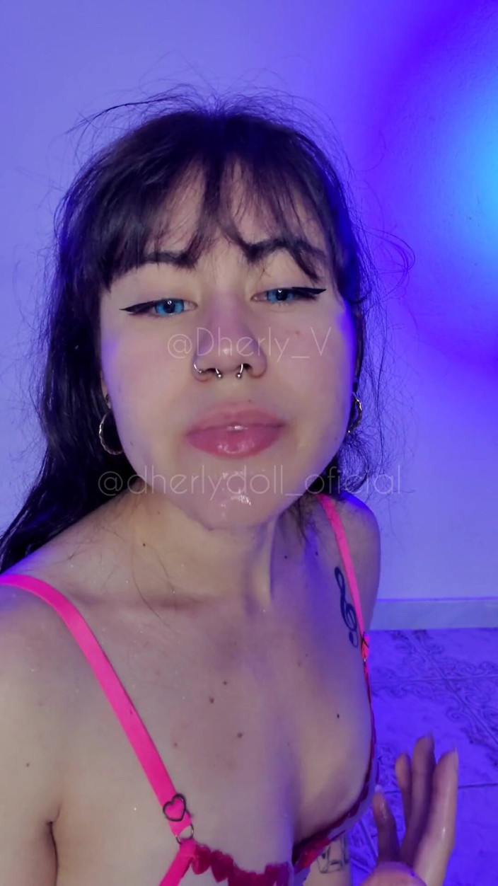 DherlyDoll: So benutze ich die schöne freundin meines Freundes, während er...