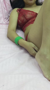 Video completo: Devar Bhabhi coquetea Bhabhi queda embarazada de Devar durante un vigoroso audio en hindi, quiere un orgasmo real