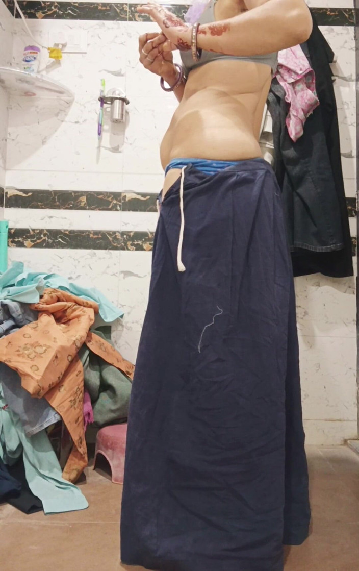 Priyahot77: Priya Bhabi Morning - quente show de bunda grande