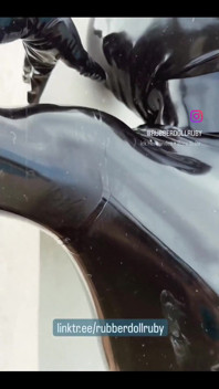 Deine gummipuppe Nr. 1