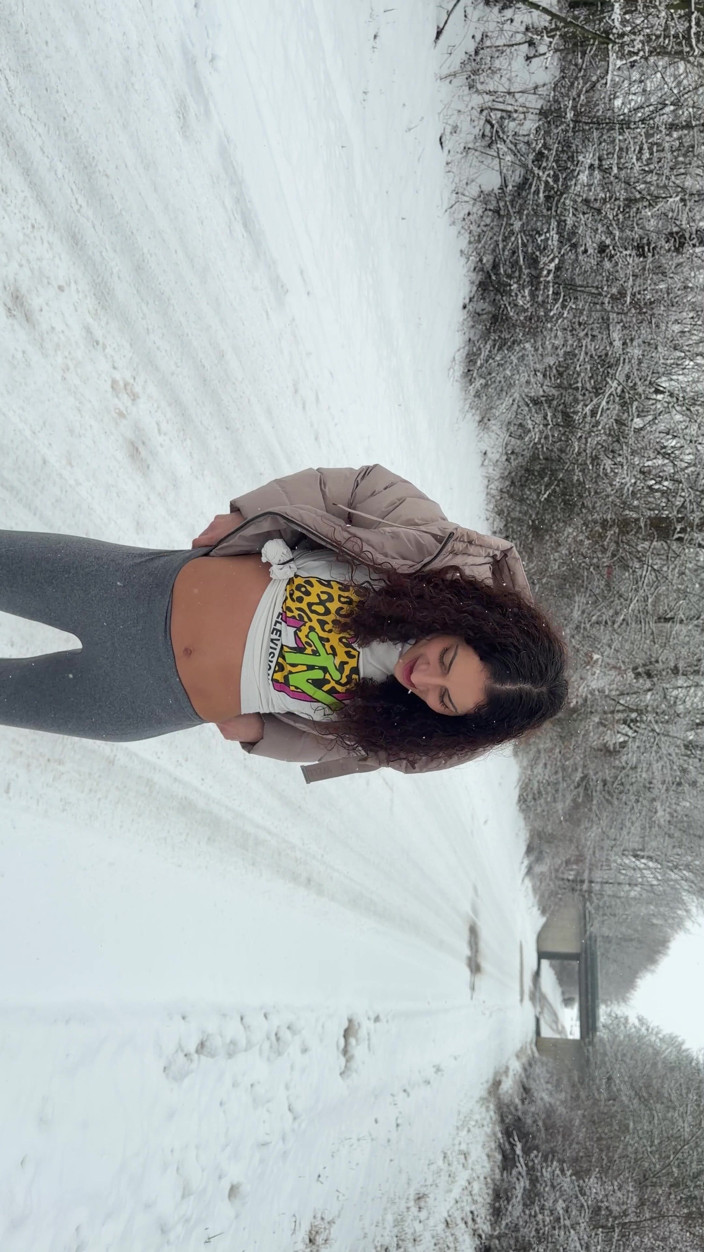Yellow Juice: La Neige - Pipi, En Alternance