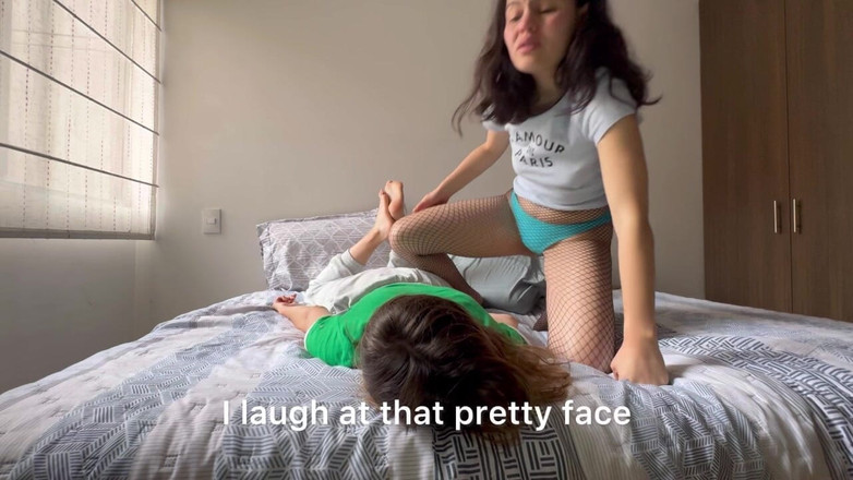 scarlettandc: 女同玩耍时间