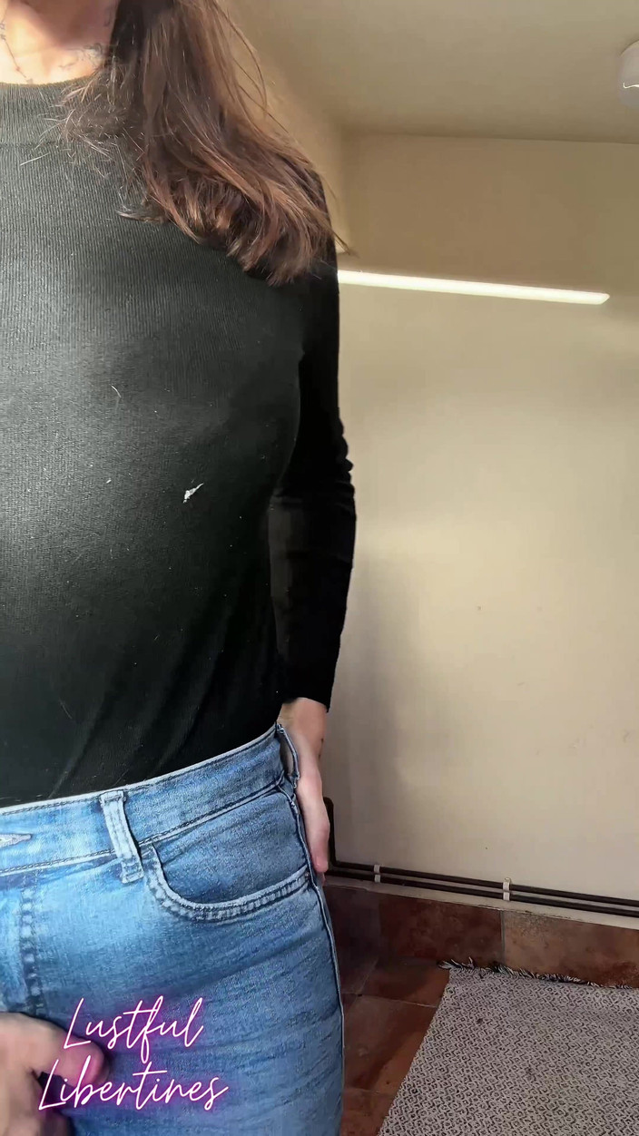 Lustful Libertines: バスルームの締め出 - ジーンズが濡れている