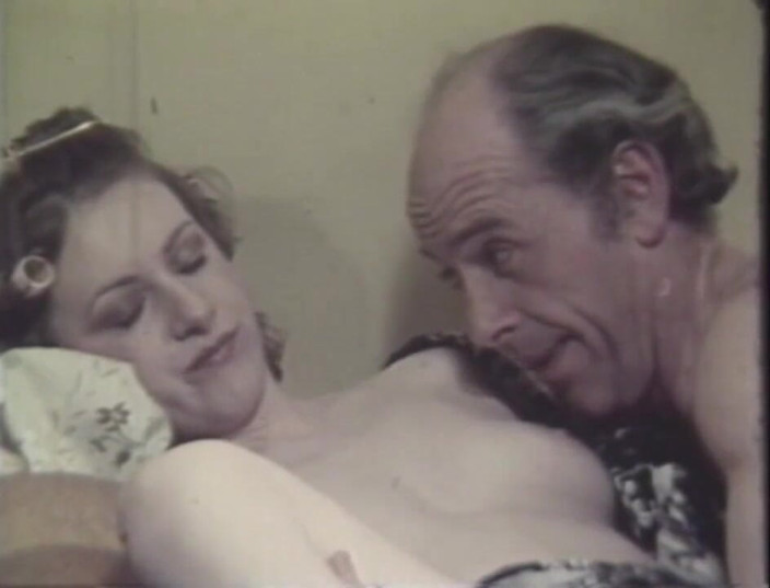 Vintage megastore: Vintage rubia nena follando con un viejo audaz
