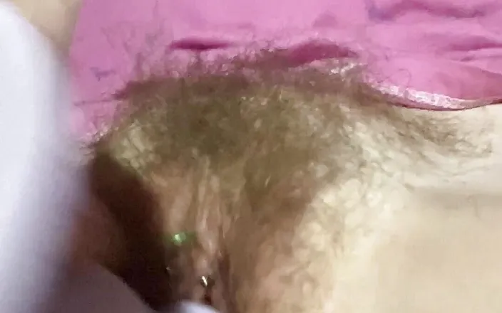 MistressWriggler: Squirt Explodes Out of Horny Sexy MILF as She Fingers...