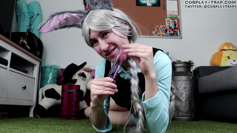 RosalinaxGirl: Judy's dressing down, cosplay trap
